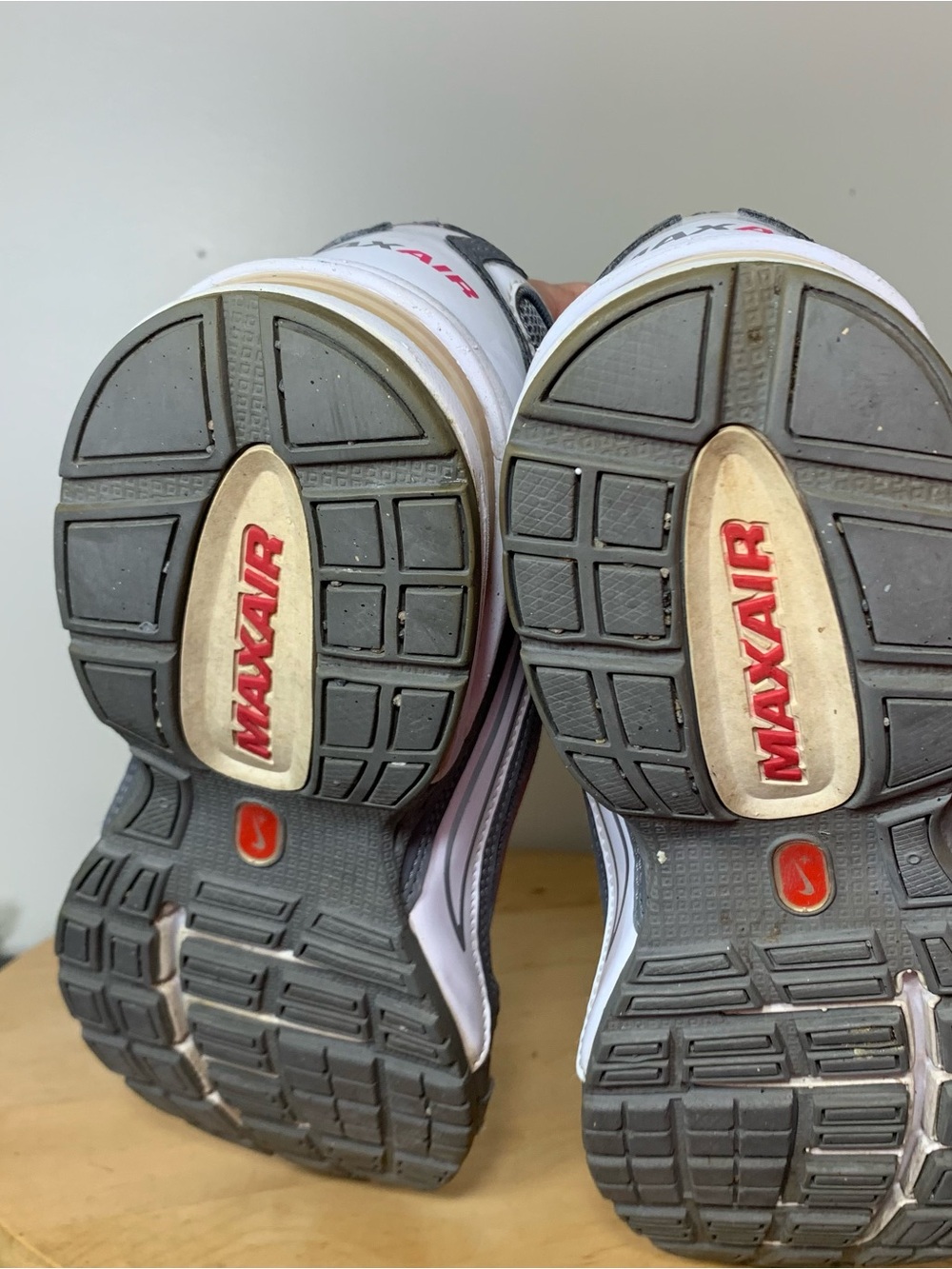 Retro Nike Air Max Motor Running Shoes Gray White Patent Low Sneakers Sz 7 Y2K - Picture 11 of 16